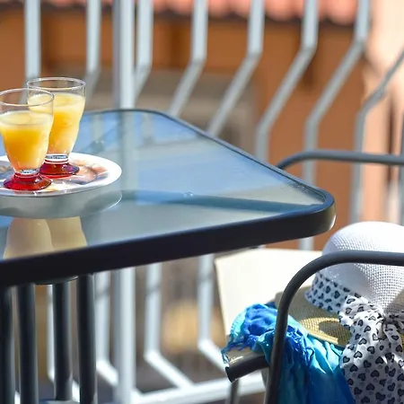 마마랄 게스트하우스 4*